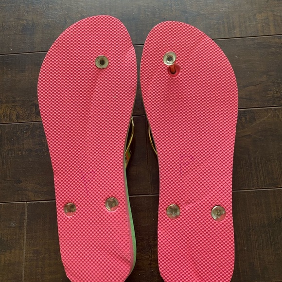 Lily Pulitzer Tropical Floral Golden strap flip flops - Picture 8 of 9